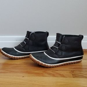 Sorel black boots